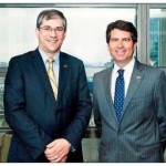 Carlos Pavez, Superintendente de Valores y Seguros; y Felipe Hoetz, presidente International Federation of Adjusting Associations (IFAA).